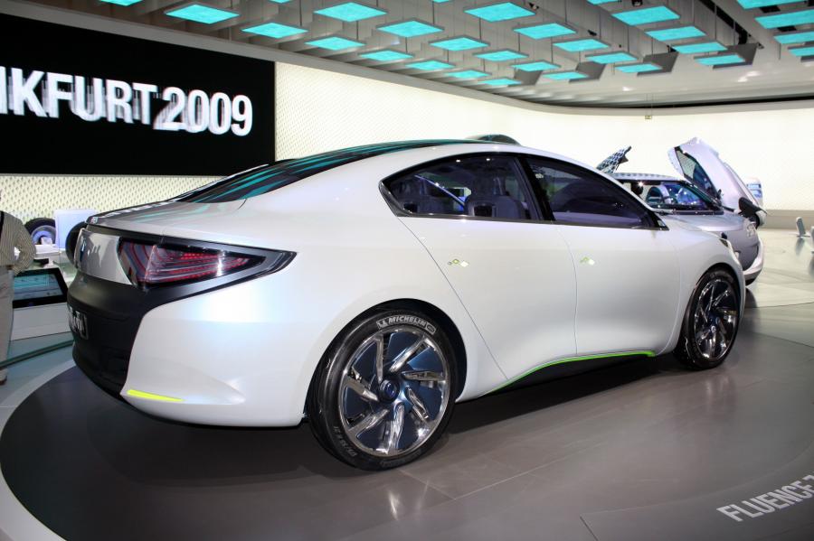  Renault Fluence Z.E. Concept 2009 года  (фото 27 из 103)